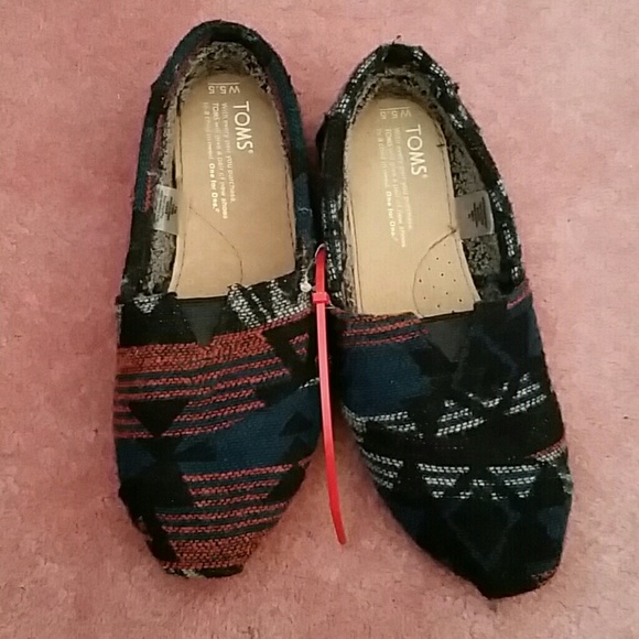 toms tribal shoes